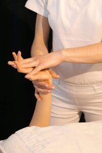 tuina-hand-massage-4599428 tuina-hand-massage-4599428